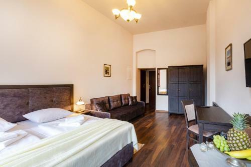 Bed & Breakfast Zeppelin Apartments Simple Acomodation