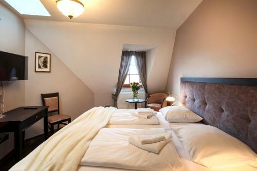 Bed & Breakfast Zeppelin Apartments Simple Acomodation