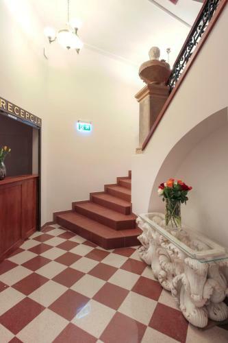 Bed & Breakfast Zeppelin Apartments Simple Acomodation