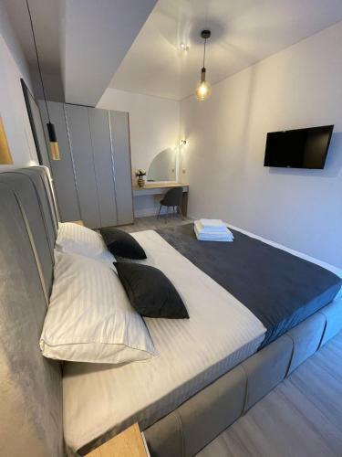 Mirage Sea Breeze Apartment
