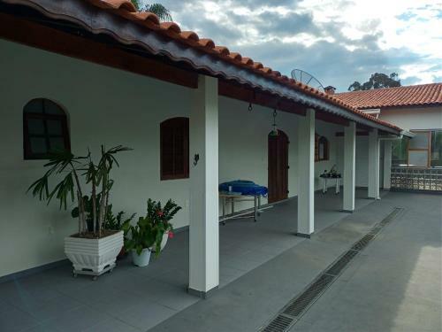Chacara Belissima Com Piscina - 3 Qts E 4 Ban, Ipero