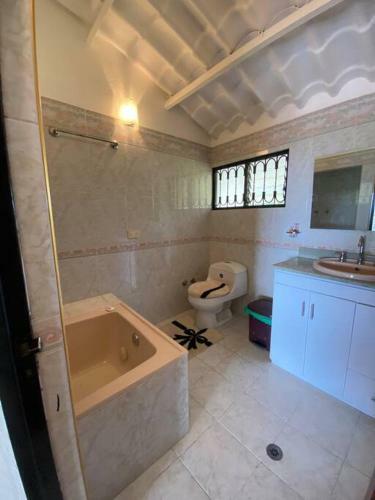 Finca Privada Con Excelente Clima, Rio Natural, Wifi Y Piscina
