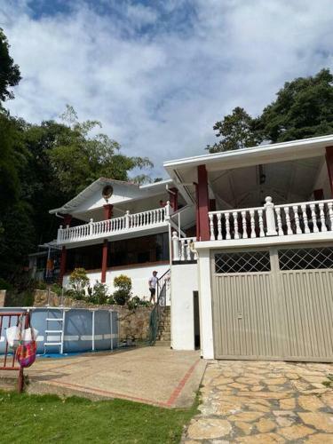 Finca Privada Con Excelente Clima, Rio Natural, Wifi Y Piscina