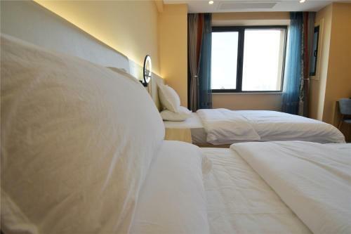 Locals Apartment Inn 04