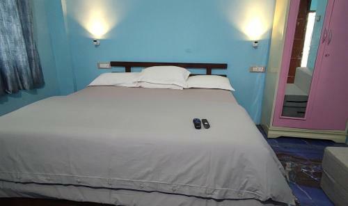 Hotel Shrubs De Villa