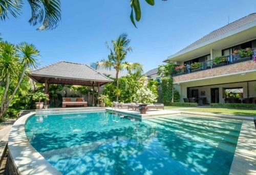 Villa Beachfront Estate Sanur - Eleven Kejora