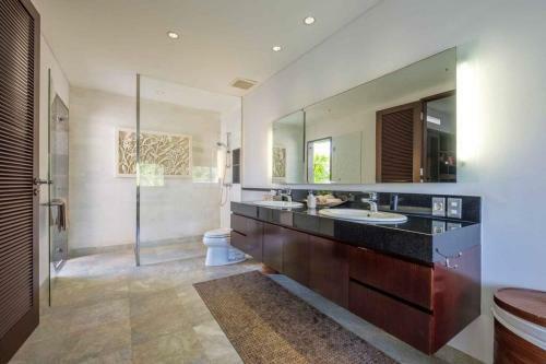 Villa Beachfront Estate Sanur - Eleven Kejora