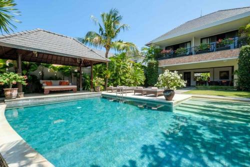 Villa Beachfront Estate Sanur - Eleven Kejora