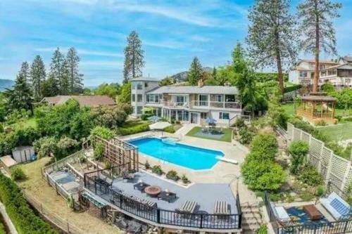 Unique Villa With Pool And Fantastic Lake View