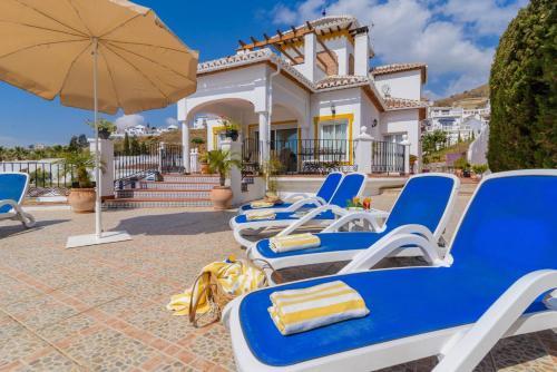 Villas Nerjazul - El Pe�oncillo Beach