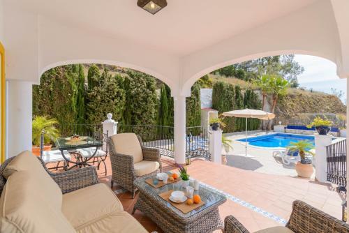 Villas Nerjazul - El Pe�oncillo Beach