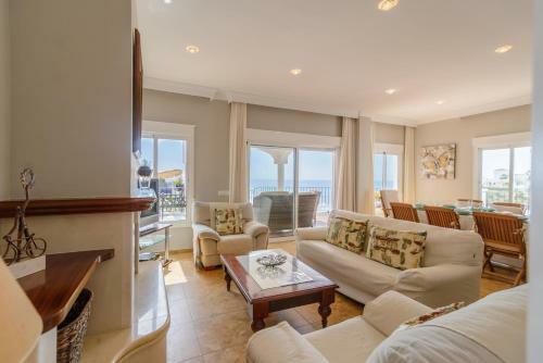Villas Nerjazul - El Pe�oncillo Beach