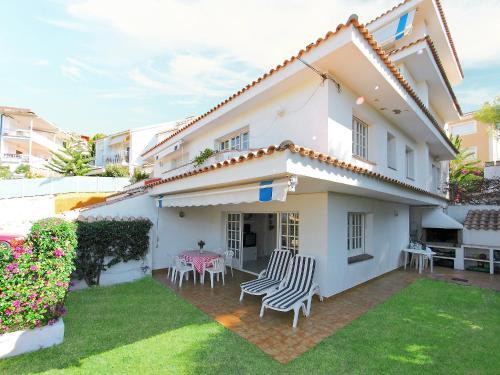 Apartment Urb Vallpineda