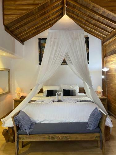 Villa Ola Tambayong