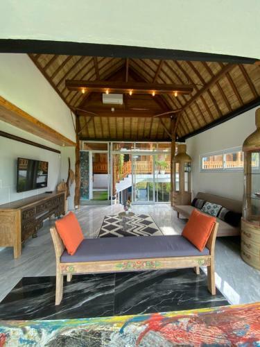 Villa Ola Tambayong