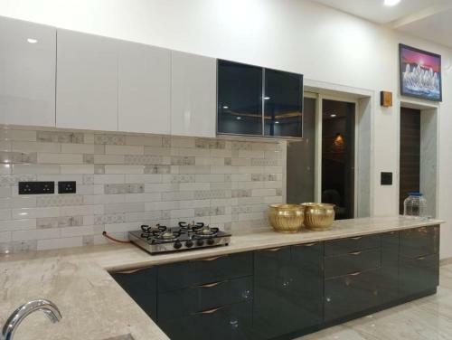 Lion's Villa 4bhk