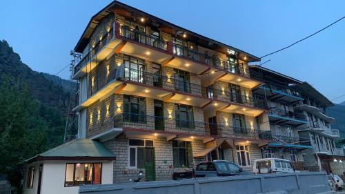 Hotel Emerald Origins