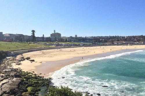 Elite Beachside Holiday Home / Tamarama