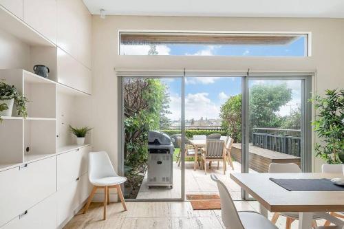 Elite Beachside Holiday Home / Tamarama