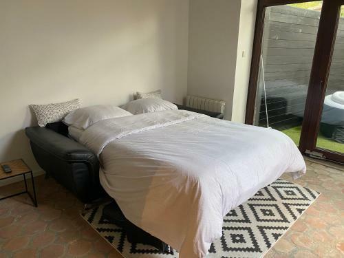 Studio Duplex Avec Spa Et Cour Priv�e