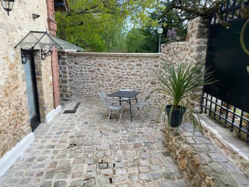 Studio Duplex Avec Spa Et Cour Priv�e