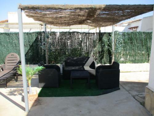Casa Con Piscina Privada En Barrio Tranquilo