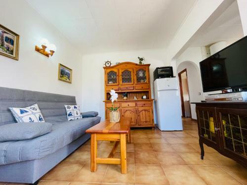 Casa Con Piscina Privada En Barrio Tranquilo