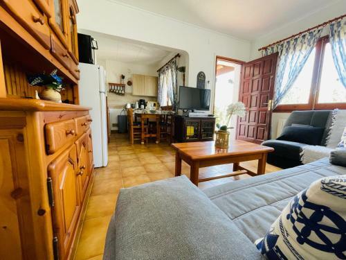 Casa Con Piscina Privada En Barrio Tranquilo