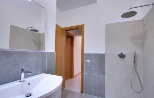 Apartamento Cattaneo Bilo, 1 Camere Con Terrazzo E Garage