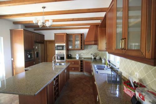 Villa Heated Pool , Jacuzzi, Wifi ,games Rooms,9 Bedrooms