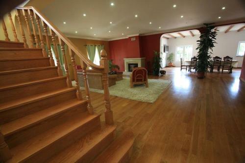 Villa Heated Pool , Jacuzzi, Wifi ,games Rooms,9 Bedrooms