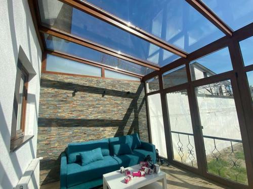 Villa Cheerful 3 Bedroom House With Yard