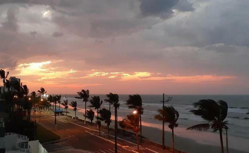 Casa Frente Mar Em Mongagu�