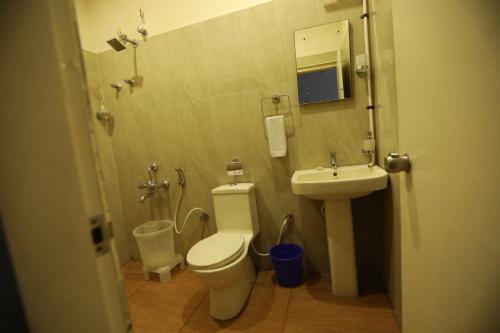 Hotel Jk Golden Embassy
