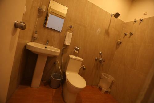 Hotel Jk Golden Embassy