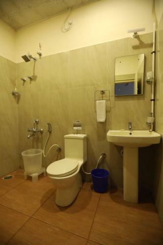 Hotel Jk Golden Embassy