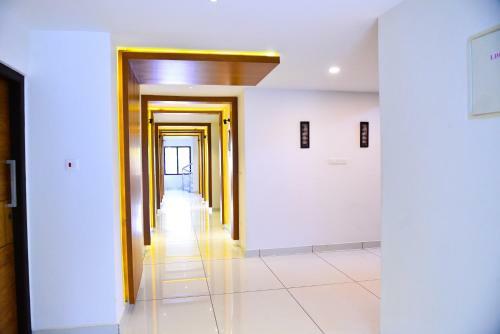 Hotel Aura Residency