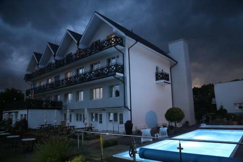 Hostal Piramida Lux