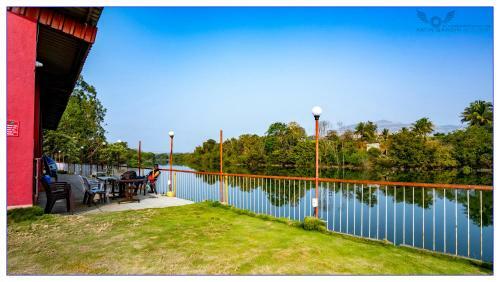 Sathe Farm And Resorts