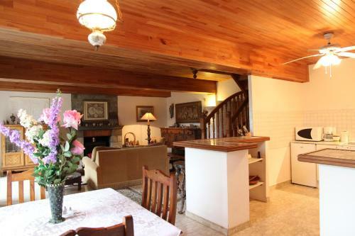 'le Archeologist' Apartment At Chateau Le Mur