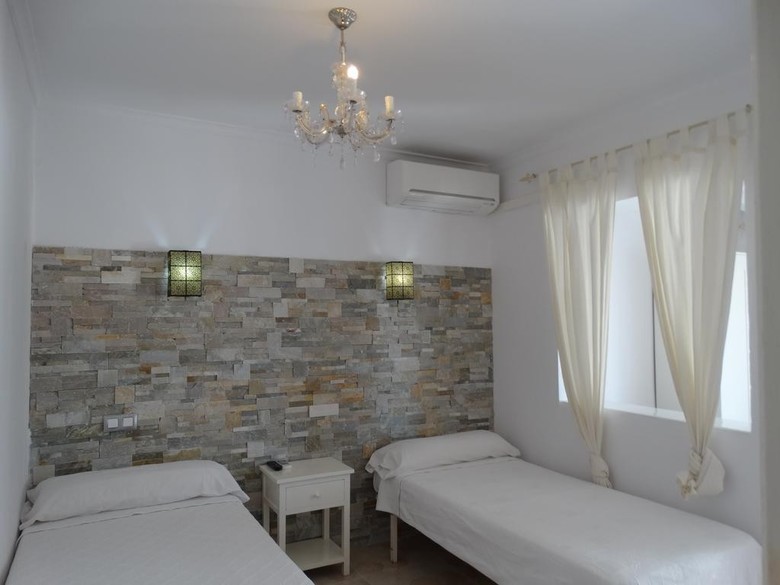 Albergue Hostal Residencial La Paloma