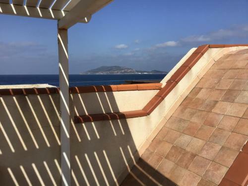 Favignana, Egadi. Casa Indipendente Con Terrazza.