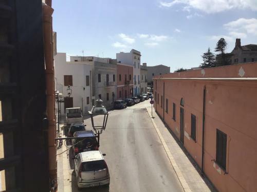 Favignana, Egadi. Casa Indipendente Con Terrazza.