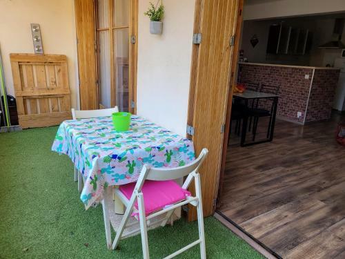 Apartamento Au Calme, 200m Du Centre T2 Avec Balcon Et Parking