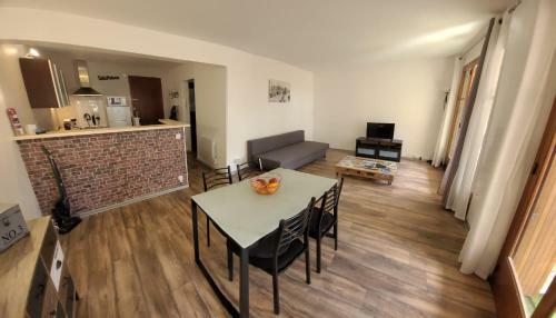 Apartamento Au Calme, 200m Du Centre T2 Avec Balcon Et Parking