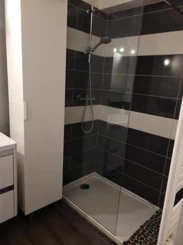 Apartamento Au Calme, 200m Du Centre T2 Avec Balcon Et Parking