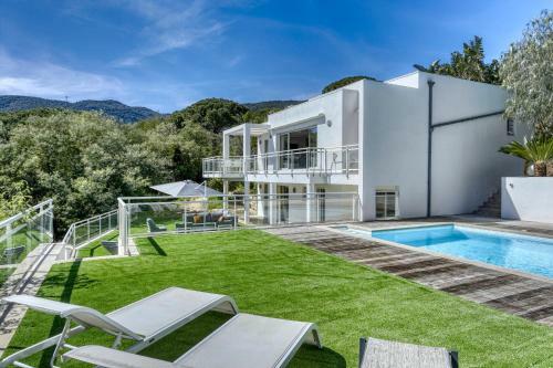 Belle Villa Contemporaine Avec Vue Mer