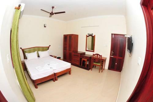 Hotel Searock Beach Resort