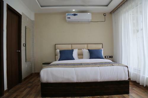 Apartamento M K Hotel And Restaurant