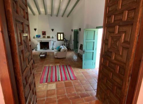 6-bed 5-bath Villa With Large Private Pool